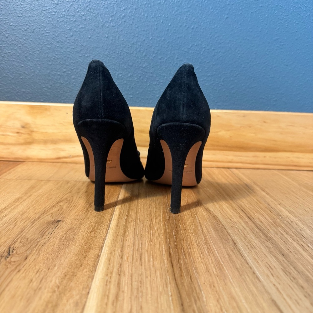 Pour La Victoire Black Suede 4” Heels with Scalloped Mesh Detailing size 9 - Picture 4 of 9